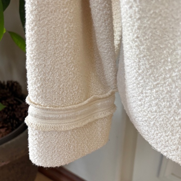 VINCE Elegant Open Cream Textured Jacket - Picture 10 of 16